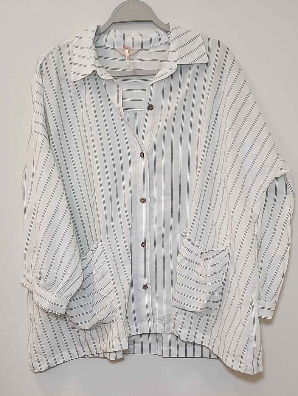 Free People oversized striped button-up shirt Front Pockets Size Meduim - Picture 2 of 16